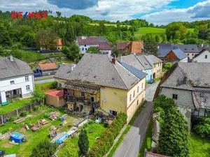 Prodej rodinného domu, Úterý, 677 m2