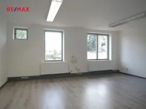 Pronájem výrobních prostor, Hostivice, Školská, 400 m2