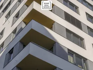 Pronájem garážového stání, Praha - Karlín, Sokolova, 18 m2