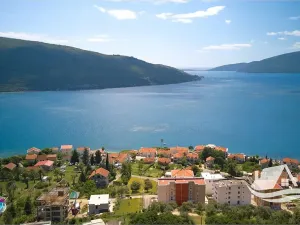 Prodej vily, Kumbor, Černá Hora, 320 m2