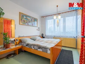 Prodej bytu 3+1, Český Krumlov - Plešivec, Sídliště Plešivec, 74 m2
