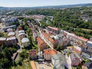 Prodej bytu 2+kk, Karlovy Vary, nám. V. Řezáče, 68 m2