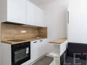 Pronájem bytu 1+kk, Praha - Smíchov, Plzeňská, 20 m2