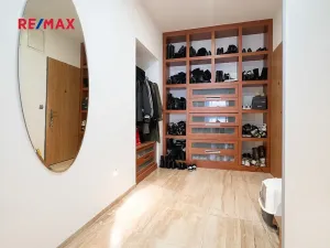 Prodej bytu 2+kk, Praha - Holešovice, Tovární, 77 m2