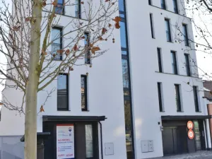 Pronájem garážového stání, Hradec Králové - Pražské Předměstí, 13 m2