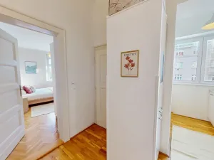 Prodej bytu 2+1, Praha - Holešovice, U Uranie, 55 m2