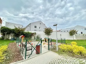 Pronájem bytu 2+kk, Praha - Holešovice, Na Maninách, 65 m2