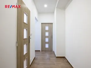 Pronájem bytu 2+1, Praha - Podolí, Podolská, 57 m2