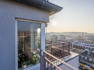 Pronájem bytu 4+kk, Praha - Vysočany, Pod Harfou, 82 m2