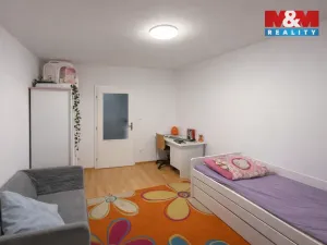 Prodej bytu 3+kk, Pečky, V Kaštánkách, 71 m2