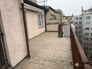 Pronájem bytu 1+kk, Praha - Vinohrady, Hradecká, 26 m2