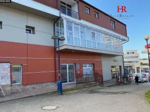 Pronájem obchodního prostoru, Benešov, Masarykovo náměstí, 60 m2