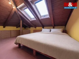 Prodej rodinného domu, Hradešín, 350 m2