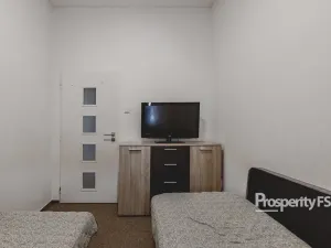 Prodej bytu 3+1, Hostinné, Dolní brána, 67 m2