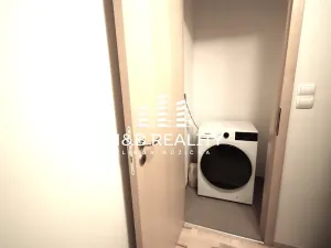 Pronájem bytu 1+kk, Praha - Žižkov, Ke kapslovně, 53 m2