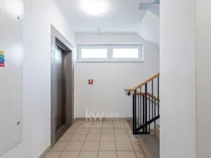 Pronájem bytu 1+kk, Praha - Horní Měcholupy, Hornoměcholupská, 32 m2