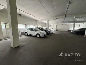 Pronájem garážového stání, Brno, Voroněžská, 16 m2