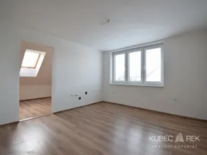 Pronájem bytu 2+1, Tábor, Zavadilská, 60 m2