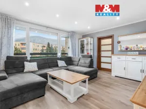 Prodej bytu 4+1, Chlumec, Vyklická, 99 m2