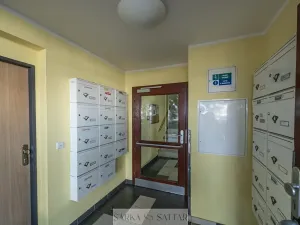 Pronájem bytu 2+kk, Praha - Košíře, Pod Klamovkou, 39 m2