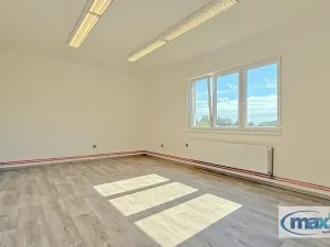 Pronájem kanceláře, Moravany, 111 m2