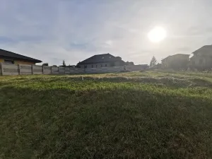 Prodej pozemku pro bydlení, Radim, 688 m2