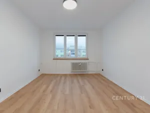 Pronájem bytu 2+1, Kadaň, Na Podlesí, 55 m2