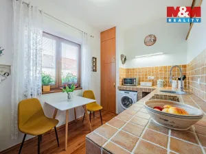 Prodej obchodního prostoru, Kladno - Kročehlavy, Vrchlického, 163 m2