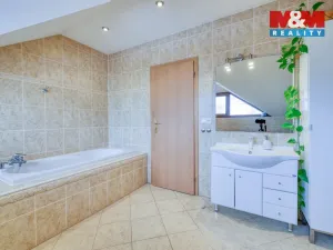 Prodej rodinného domu, Kvíčovice, 249 m2