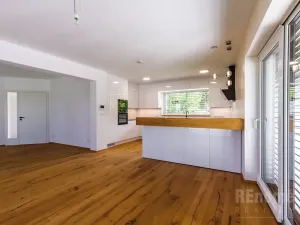 Pronájem rodinného domu, Jesenice, Průběžná, 200 m2