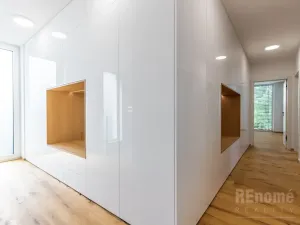 Pronájem rodinného domu, Jesenice, Průběžná, 200 m2