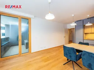 Pronájem bytu 2+kk, Praha - Radlice, U Komína, 53 m2