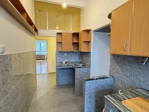 Pronájem bytu 3+1, Praha, Kolínská, 93 m2