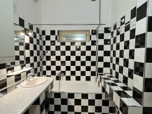 Pronájem bytu 3+1, Praha, Kolínská, 93 m2