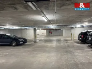 Pronájem garážového stání, Plzeň - Východní Předměstí, Rejskova, 16 m2