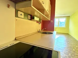 Pronájem bytu 2+kk, Praha - Hloubětín, Kardašovská, 44 m2