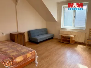 Pronájem bytu 3+1, Pardubice - Nové Jesenčany, 85 m2