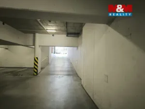 Pronájem garážového stání, Karlovy Vary, Divadelní náměstí, 19 m2