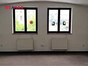 Pronájem obchodního prostoru, Uherský Brod, Mariánské nám., 36 m2