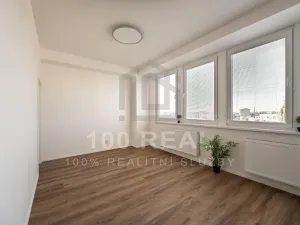 Pronájem bytu 1+kk, Hradec Králové, Průmyslová, 29 m2