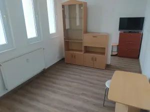 Pronájem bytu 1+kk, Praha - Troja, Olštýnská, 27 m2