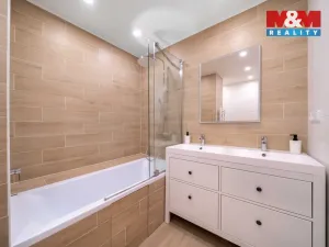 Prodej bytu 3+kk, Praha - Prosek, Veltruská, 54 m2