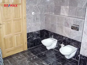 Pronájem vily, Perštejn, 700 m2