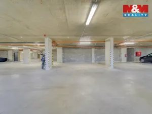 Pronájem garážového stání, Plzeň - Skvrňany, Františka Kováříka, 12 m2
