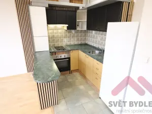 Pronájem bytu 1+kk, Jesenice, Mezi Domy, 37 m2