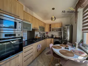 Prodej bytu 3+1, Teplice, Buzulucká, 60 m2