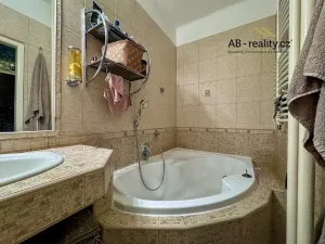 Prodej bytu 3+1, Teplice, Buzulucká, 60 m2