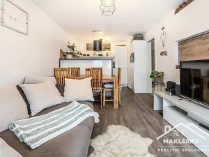 Prodej bytu 2+kk, Břežany II, 56 m2