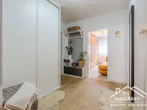 Prodej bytu 2+kk, Břežany II, 56 m2