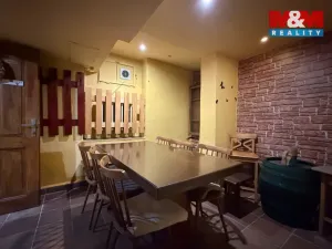 Pronájem restaurace, Zlín, náměstí Míru, 80 m2